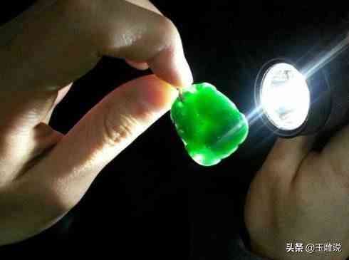 驗證翡翠真假的方法(自己怎么驗證翡翠的真假)