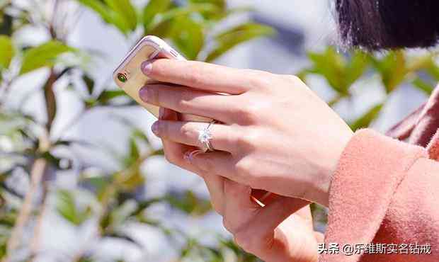 情侶戒指戴左手還是右手(情侶戒指戴左手還是右手有區(qū)別嗎)
