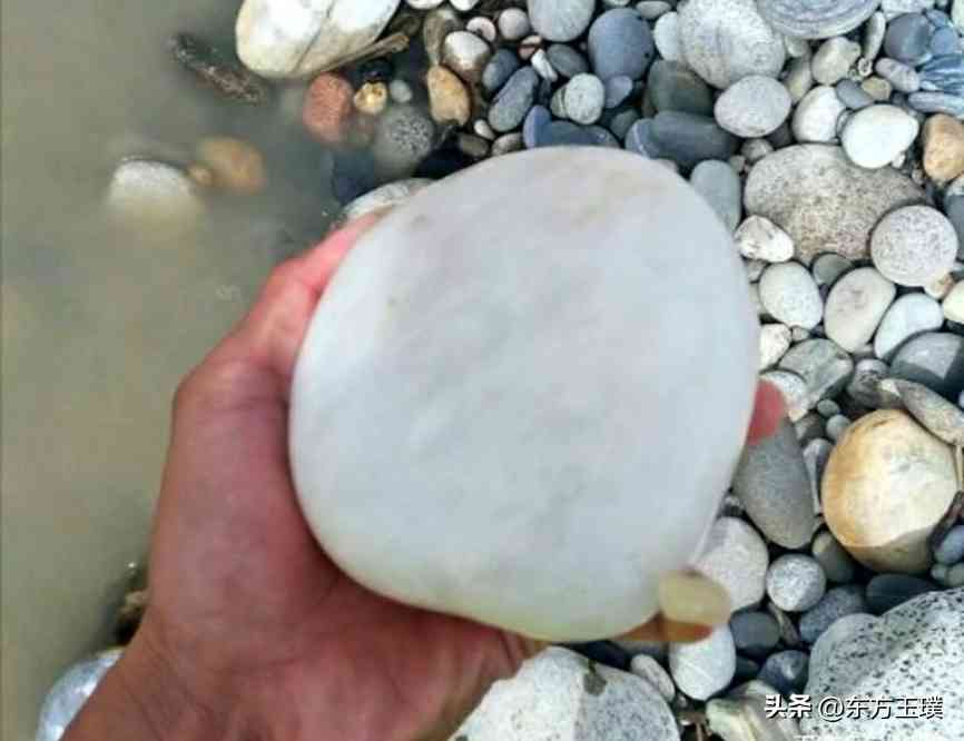 河里的石頭有玉石嗎(河里的石頭有玉石嗎)