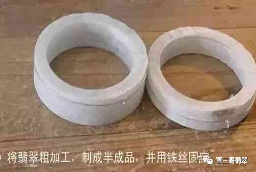 假的翡翠手鐲是用什么做的(假的翡翠手鐲戴久會有什么變化)插圖5