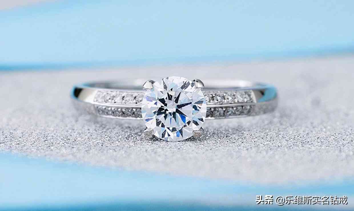 訂婚戒指什么時候買(訂婚戒指什么時候買最好)