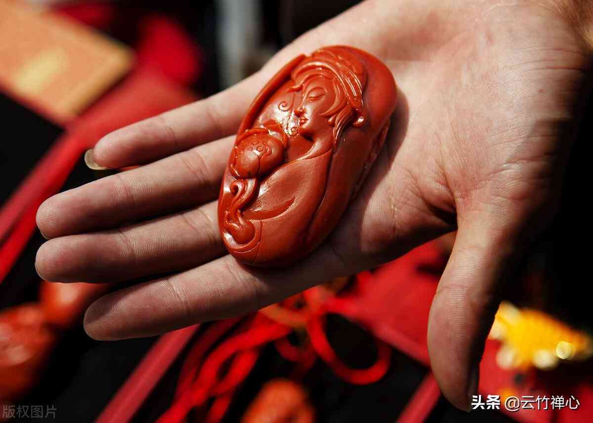 南紅和瑪瑙的區(qū)別(南紅瑪瑙怎么鑒別)