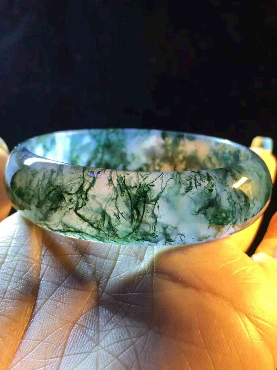 水草瑪瑙手鐲價格(水草瑪瑙手鐲價格大概多少錢)