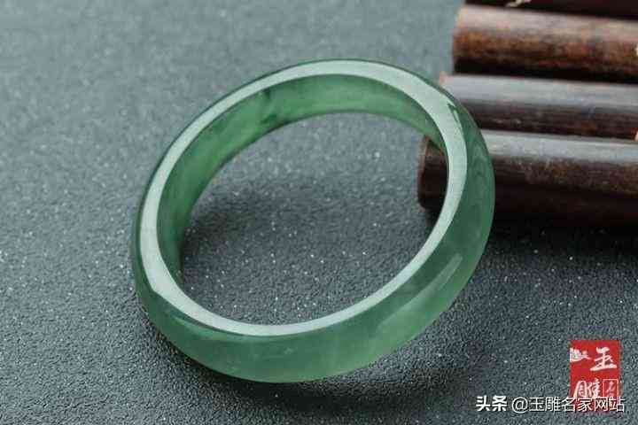 黑青玉手鐲一般多少錢(黑青玉手鐲的價(jià)格一般多少錢)插圖1