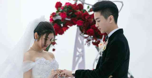 婚禮交換戒指是對戒還是鉆戒(婚禮交換戒指在哪個環節)插圖8