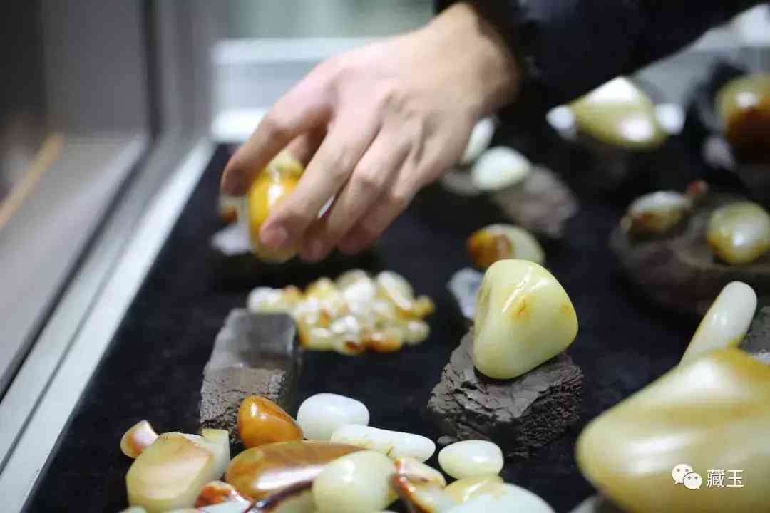 和田玉籽料怎么區(qū)分等級(和田玉籽料最好的級別)插圖1