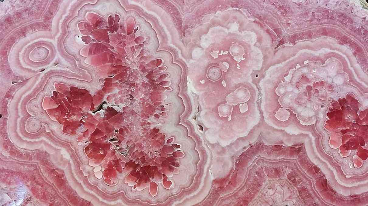 佩戴白水晶的功效與作用(佩戴白水晶的寓意)