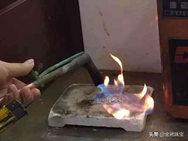 鉑金項(xiàng)鏈的價(jià)格(鉑金項(xiàng)鏈的價(jià)格多少錢一克)插圖2