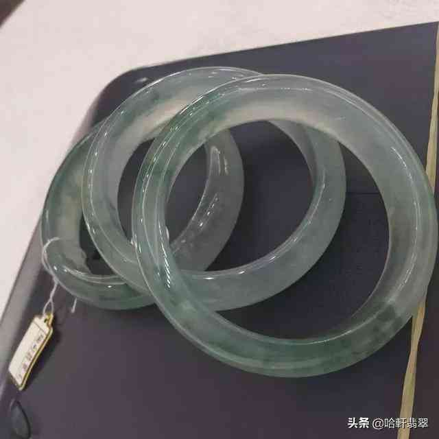 真的翡翠手鐲最便宜一個(gè)多錢(翡翠手鐲一般多少錢一只)