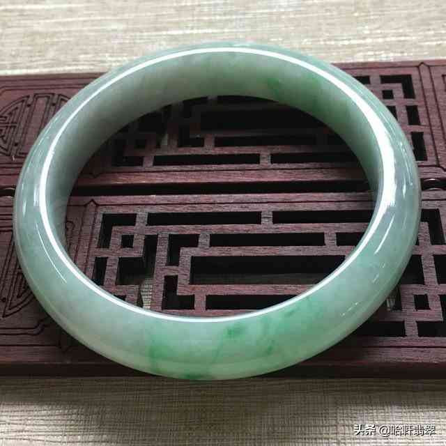 真的翡翠手鐲最便宜一個多錢(翡翠手鐲一般多少錢一只)插圖5