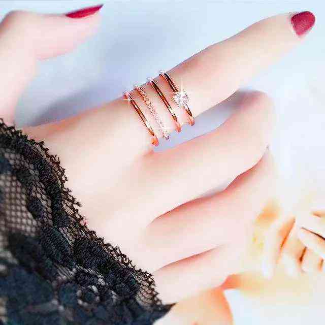 女戒指戴在哪個手(女婚戒戴左手還是右手)