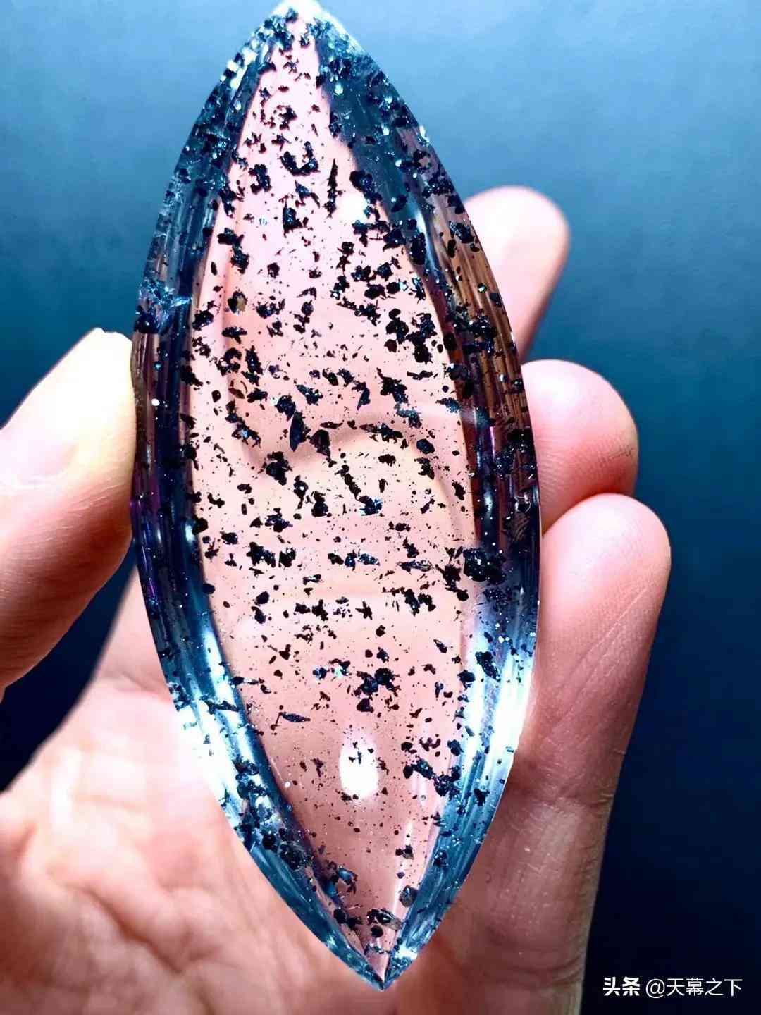 天然水晶吊墜多少錢一個(天然水晶石吊墜)插圖1