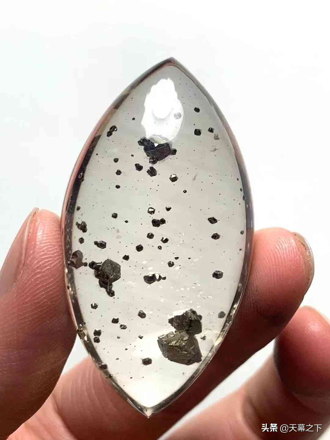 天然水晶吊墜多少錢一個(天然水晶石吊墜)插圖22