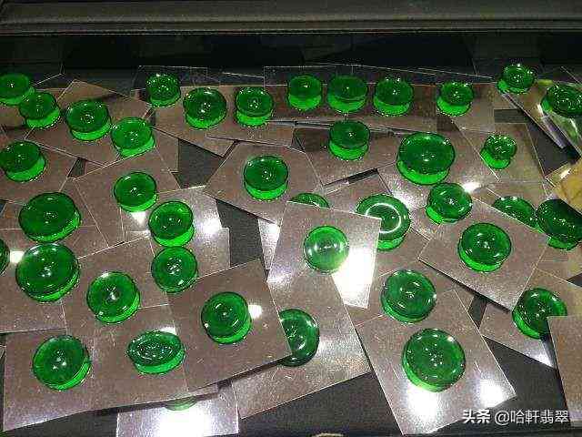 玻璃種帝王綠翡翠價格(玻璃種帝王綠翡翠價格及圖片)插圖3