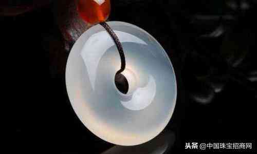 女人帶瑪瑙還是玉髓好(女生佩戴玉髓的禁忌)