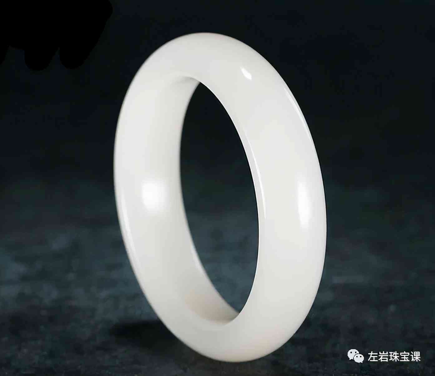 怎么選玉鐲子的質(zhì)量(怎么樣選玉鐲)插圖7