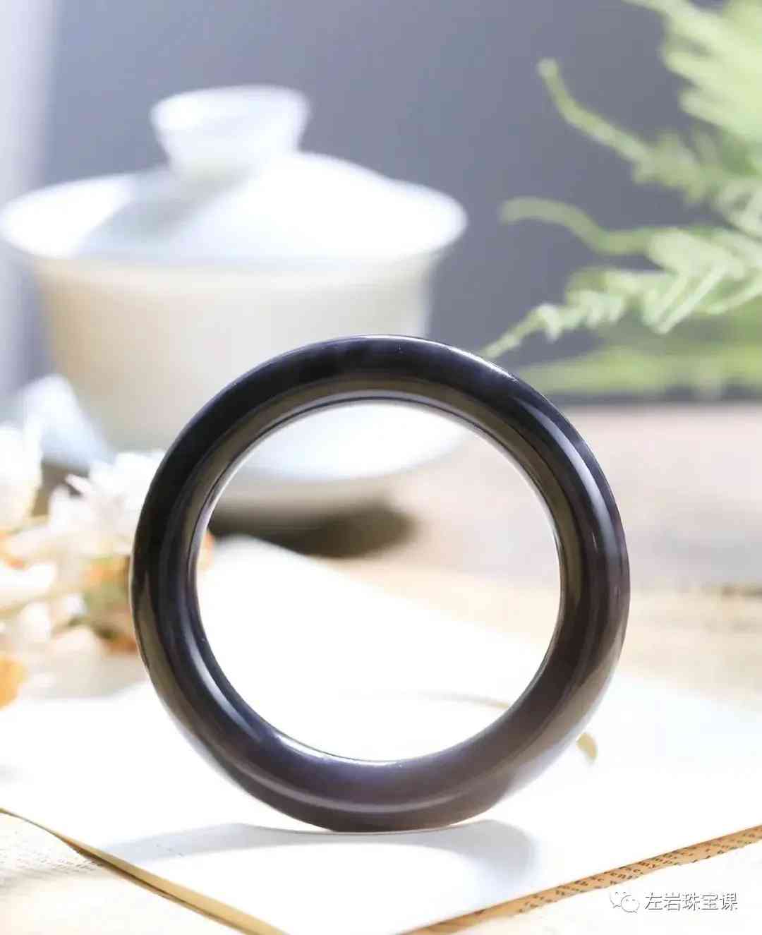 怎么選玉鐲子的質(zhì)量(怎么樣選玉鐲)插圖12
