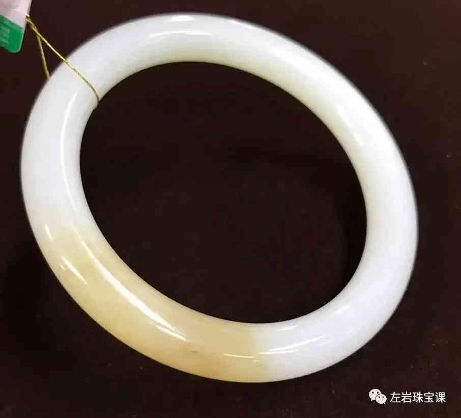 怎么選玉鐲子的質(zhì)量(怎么樣選玉鐲)插圖13