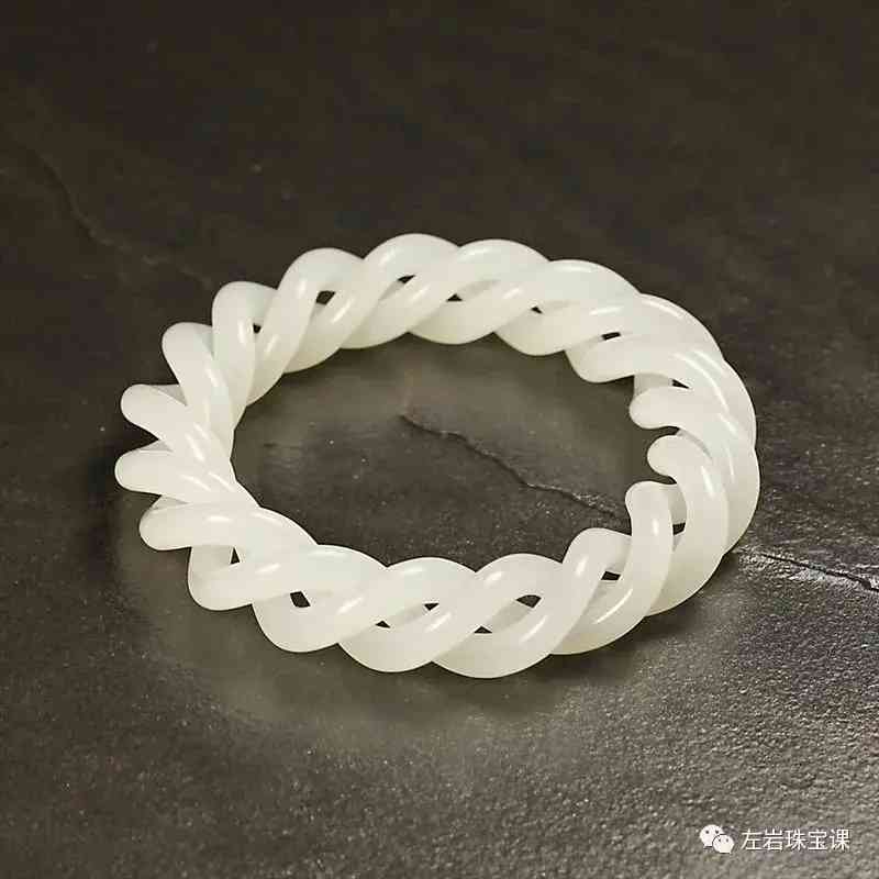 怎么選玉鐲子的質(zhì)量(怎么樣選玉鐲)插圖17