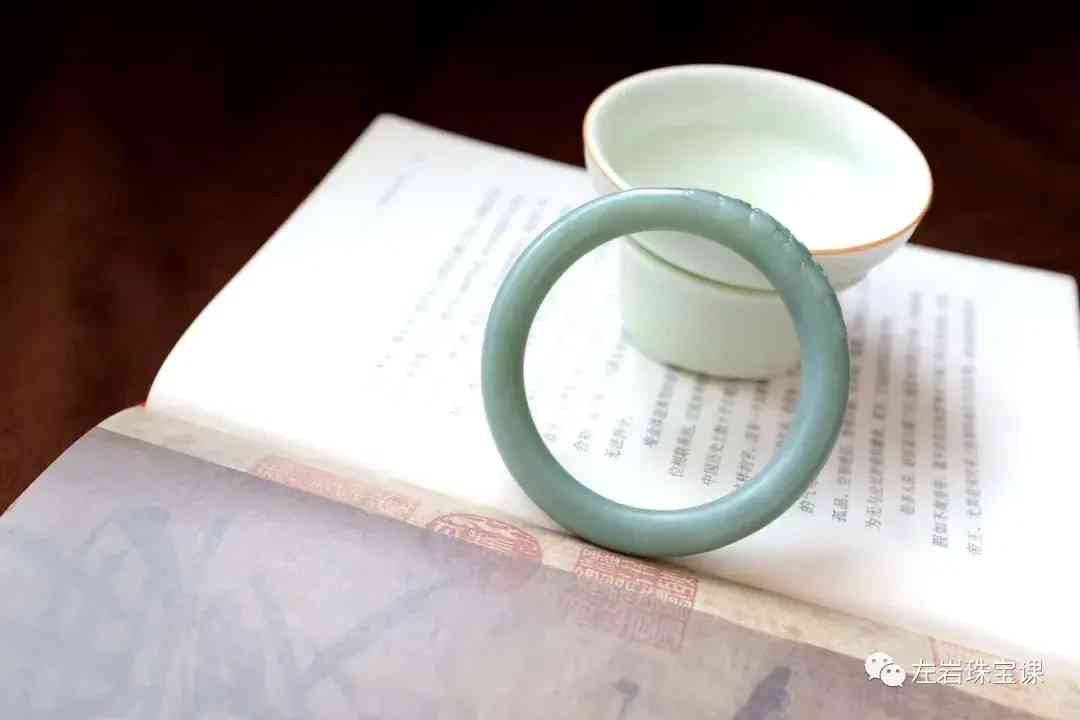 怎么選玉鐲子的質(zhì)量(怎么樣選玉鐲)插圖21