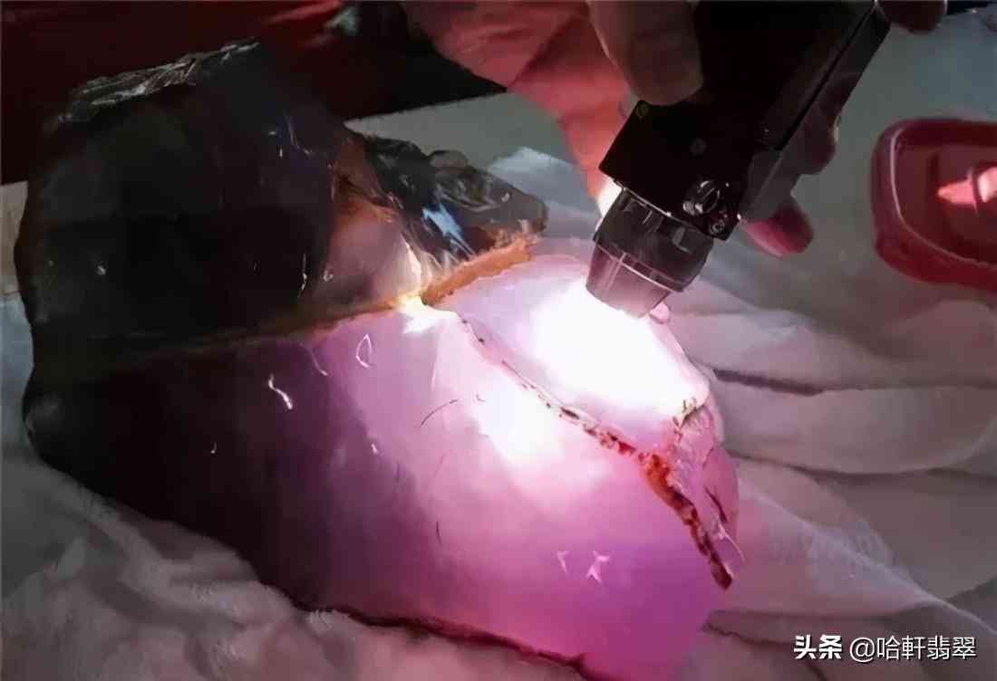 白色不透明翡翠屬于什么檔次(白色不透明翡翠值錢嗎)插圖7