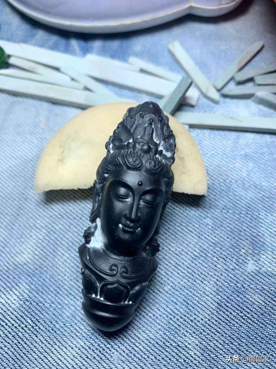 和田玉顏色等級對照表(五大生肖不適合戴玉)插圖4