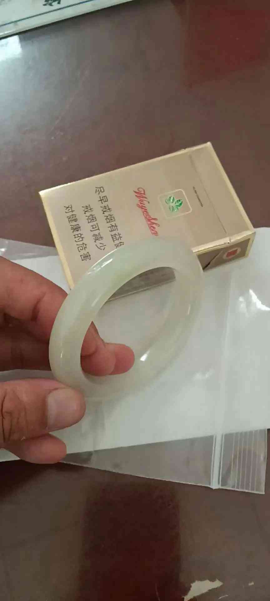 昆侖玉手鐲的價格大概是多少(昆侖玉手鐲有收藏價值嗎)插圖1