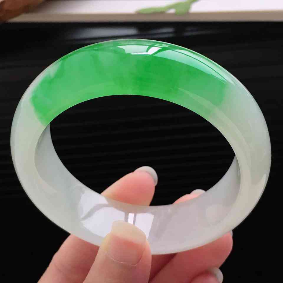 高冰和冰種翡翠的區別(高冰種翡翠現在什么價位)插圖6