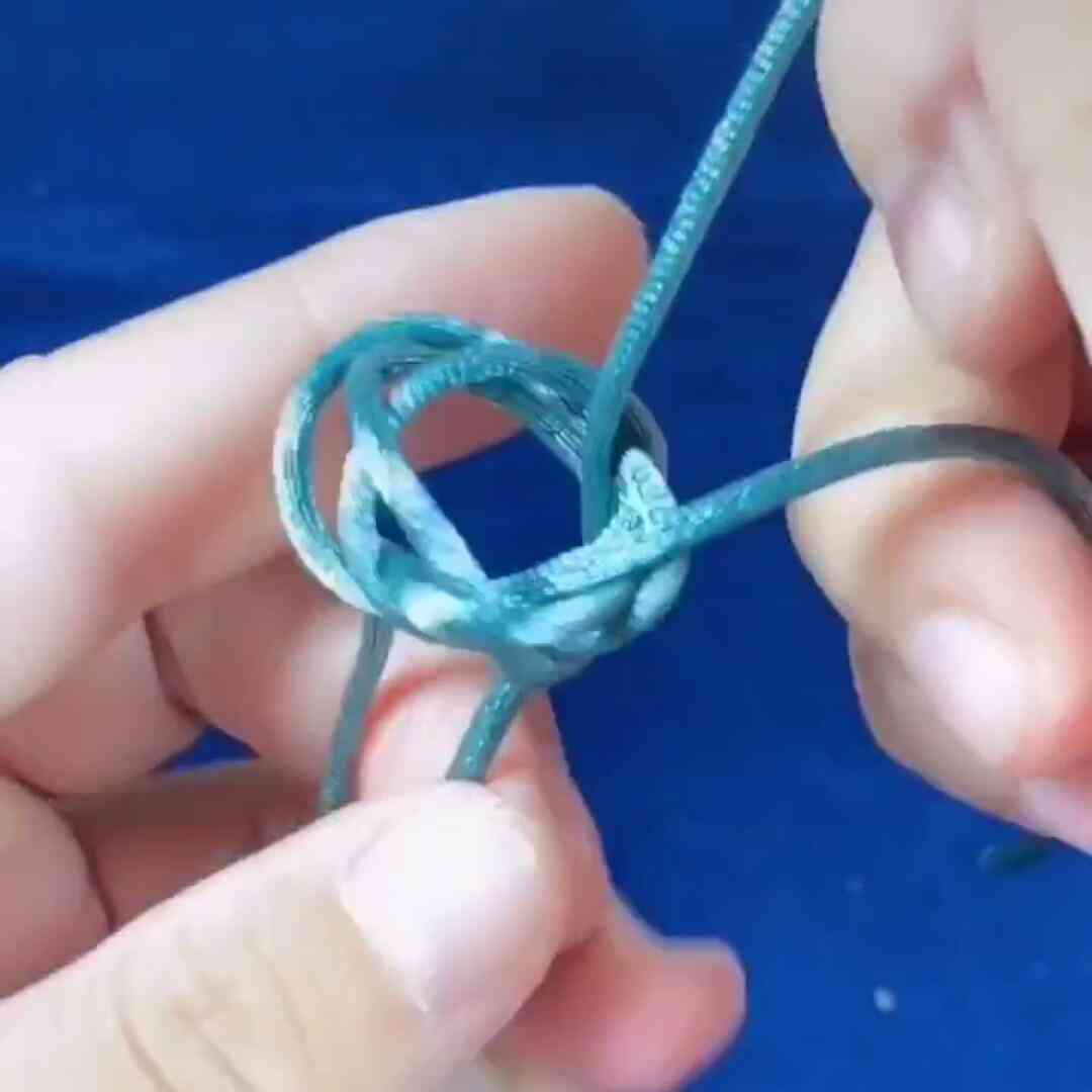 項鏈吊墜怎么綁(項鏈墜的綁法)插圖9