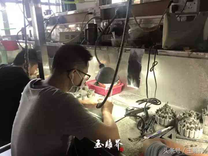 玉雕師傅一個月多少錢(玉雕師一個月工資)