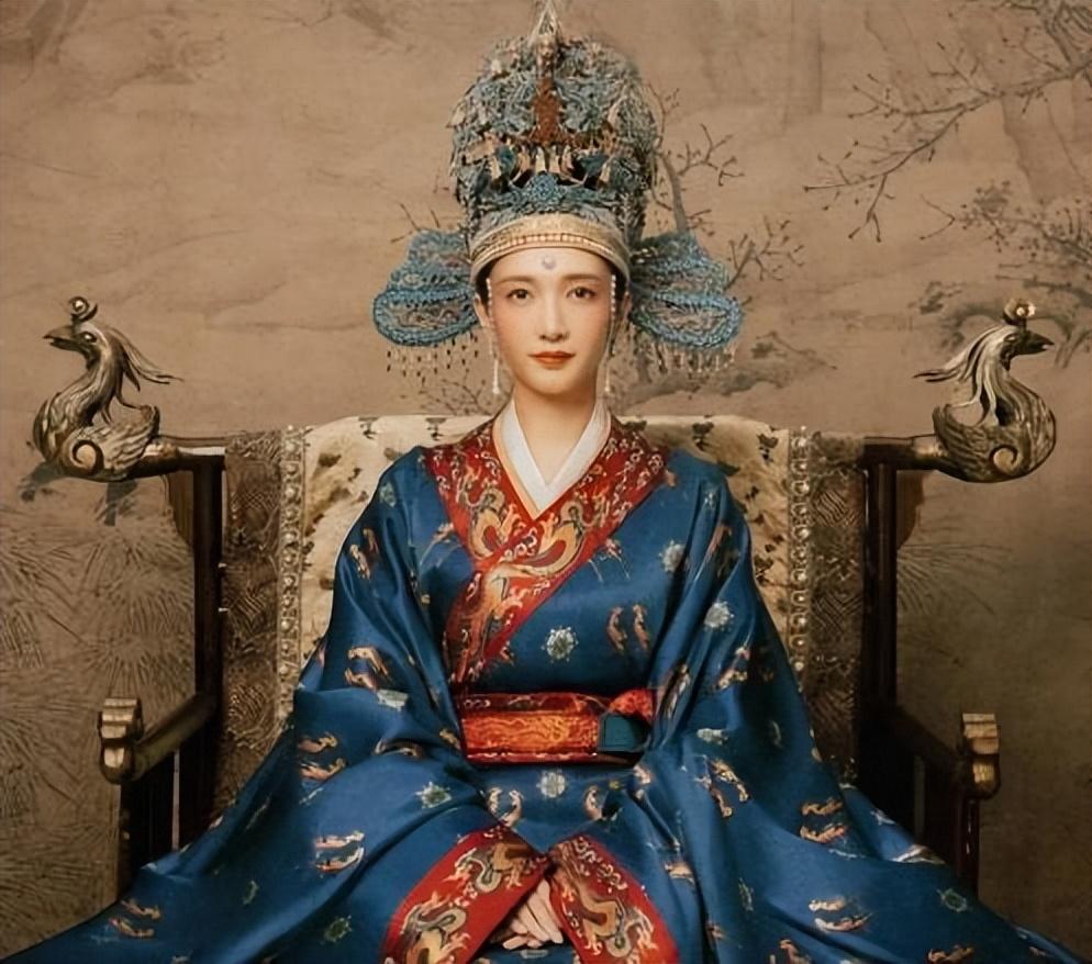 白色珍珠項鏈多少錢(白色珍珠項鏈戴久了會變色嗎)