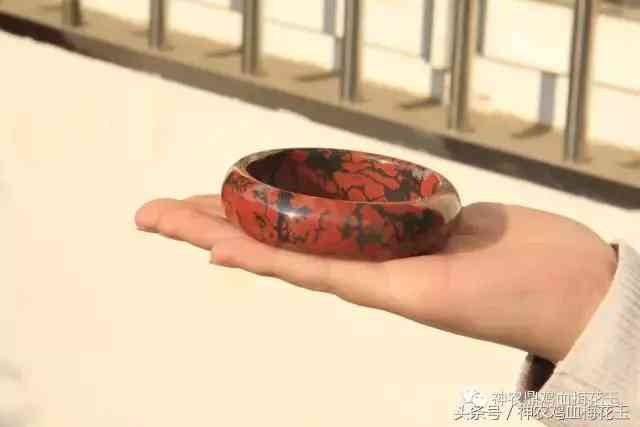 桂林雞血玉手鐲(桂林雞血玉手鐲圖片)