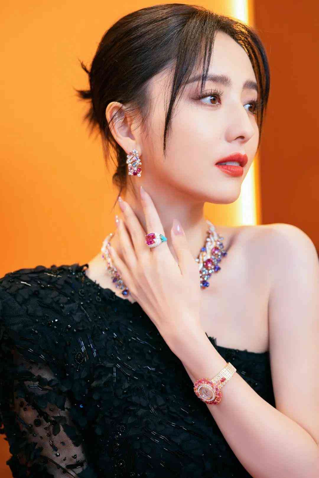 寶格麗戒指什么材質(寶格麗戒指貴不貴)插圖30