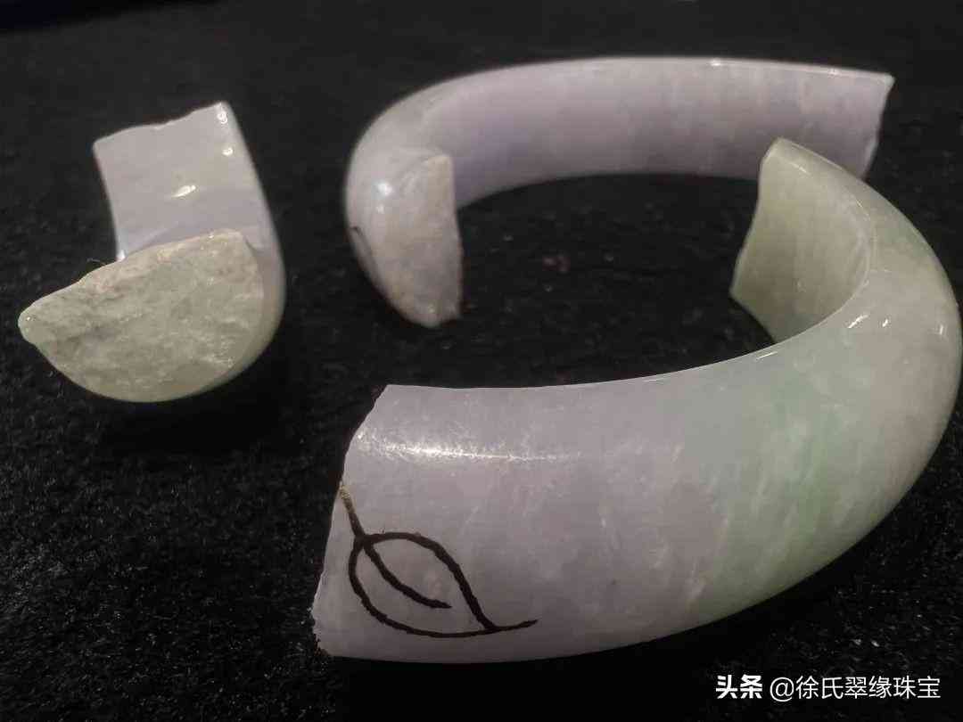 玉鐲子裂縫還能養人嗎(玉鐲裂了還能養人嗎)插圖2