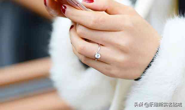 結婚戒指戴哪個手指頭(女人結婚戒指戴左手還是右手)插圖2