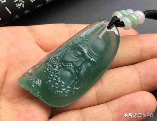 翡翠鑒別最簡單最直接的方法(用手機燈光鑒別翡翠)插圖2