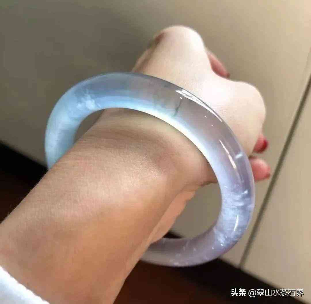 翡翠手鐲價格(翡翠手鐲糯種價格)插圖16