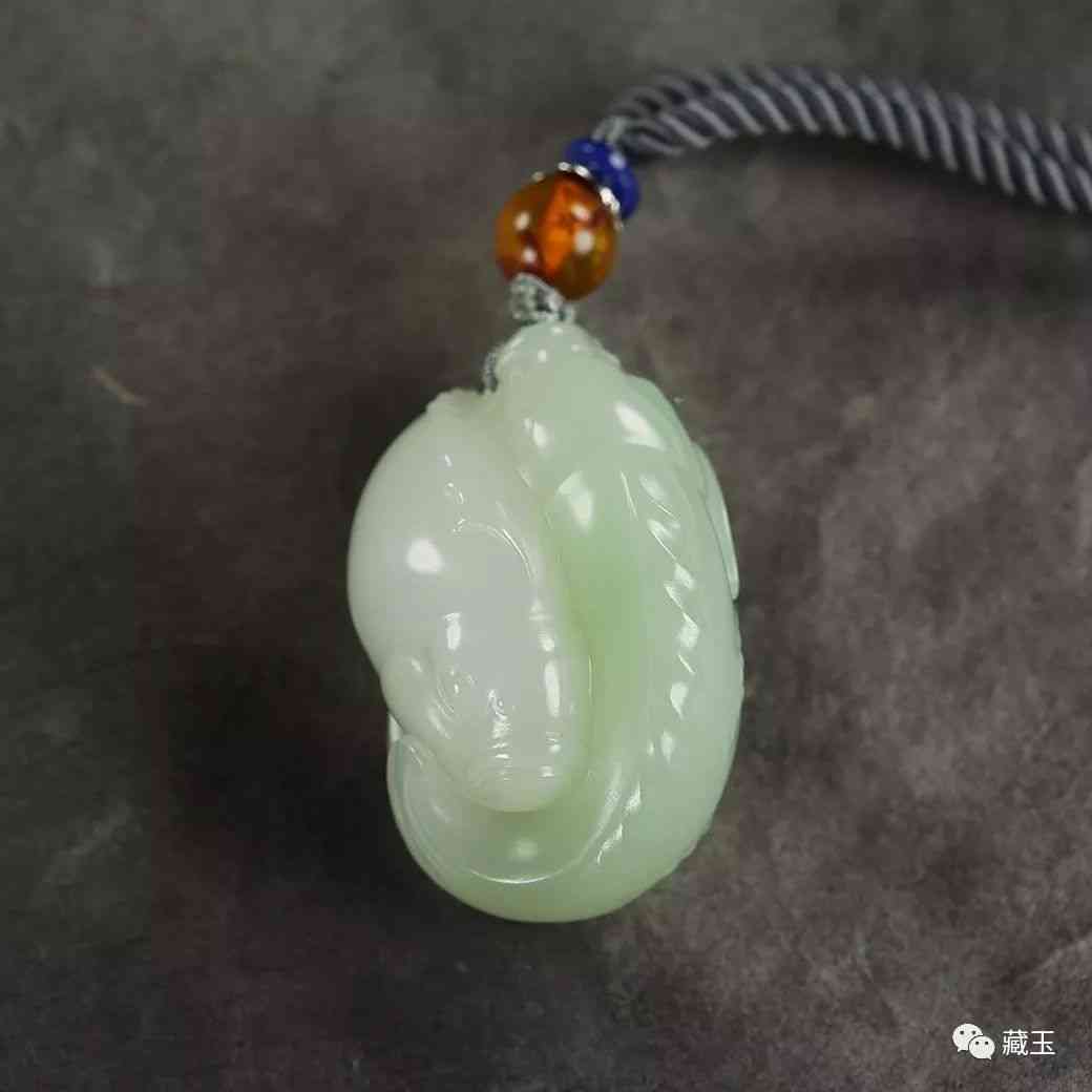 翠青玉手鐲價(jià)格(翠青手鐲圖片)插圖3