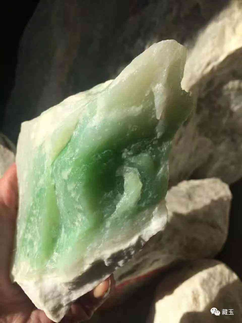 翠青玉手鐲價(jià)格(翠青手鐲圖片)插圖10