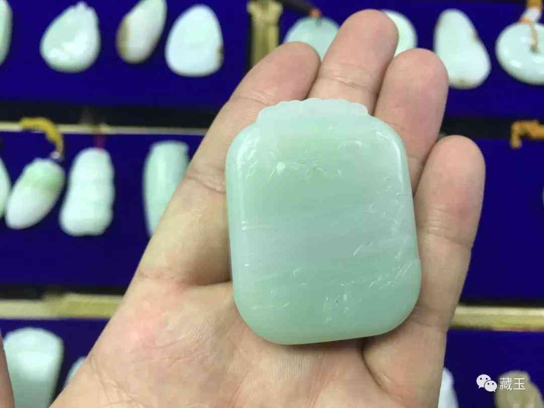 翠青玉手鐲價(jià)格(翠青手鐲圖片)插圖18