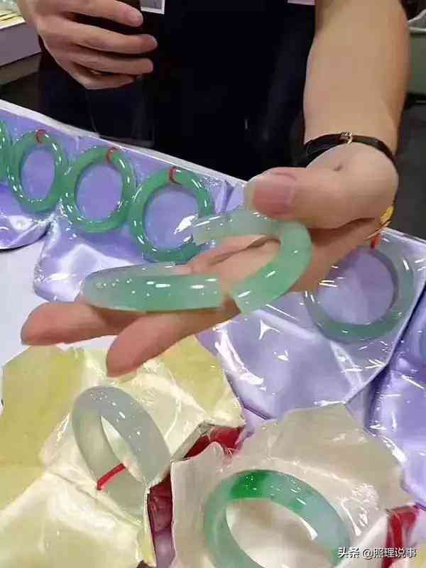 玉手鐲值錢嗎(玉手鐲多少錢的是正品)