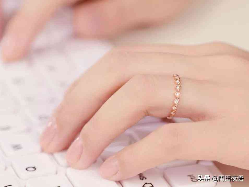 定婚戒男女各戴哪個手指(定婚戒男女各戴哪個手指頭)插圖1