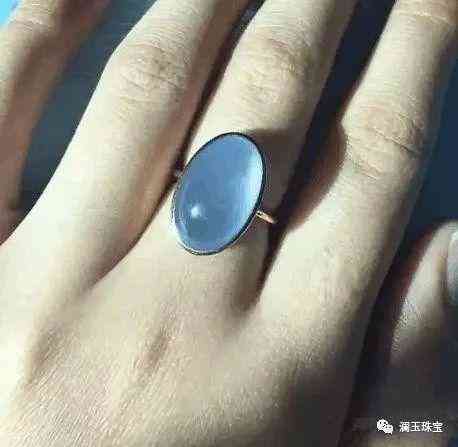 翡翠在燈光下是咋樣的(翡翠在燈光下是咋樣的樣子)插圖8