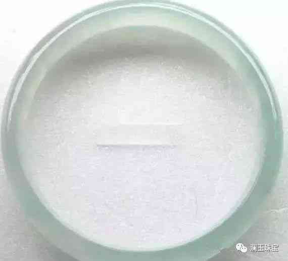 翡翠在燈光下是咋樣的(翡翠在燈光下是咋樣的樣子)插圖12