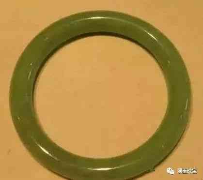 翡翠在燈光下是咋樣的(翡翠在燈光下是咋樣的樣子)插圖15