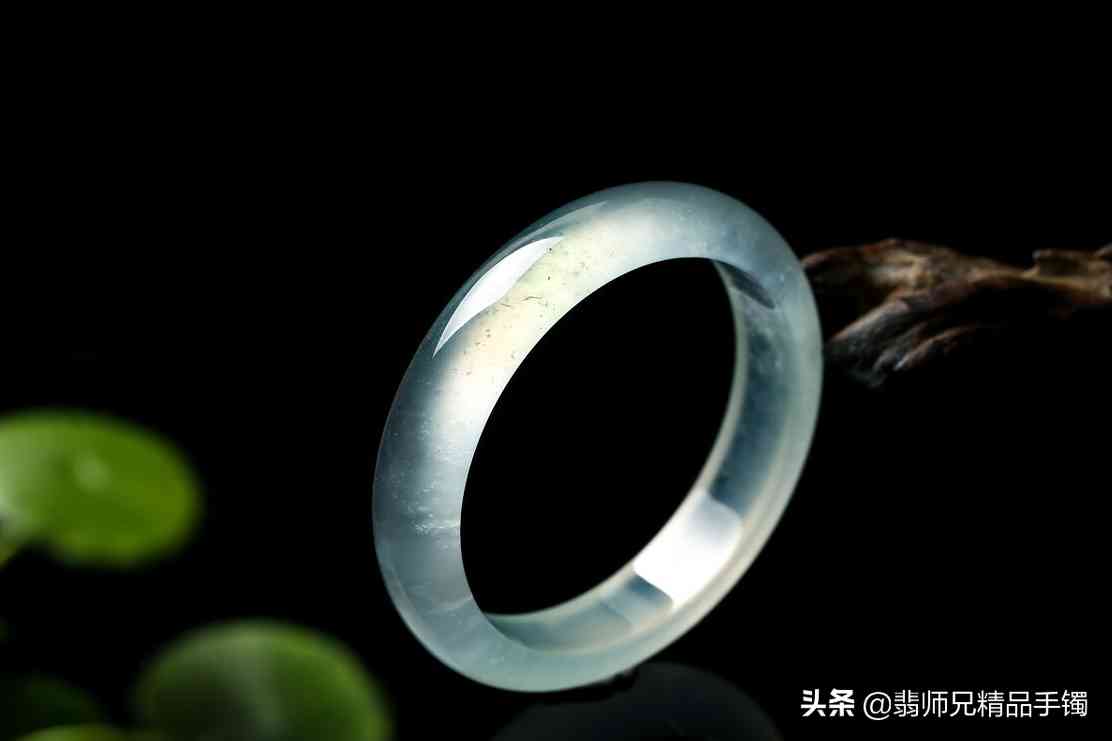 翡翠手鐲怎么養才能透(翡翠手鐲棉絮多怎么養才能透)插圖3