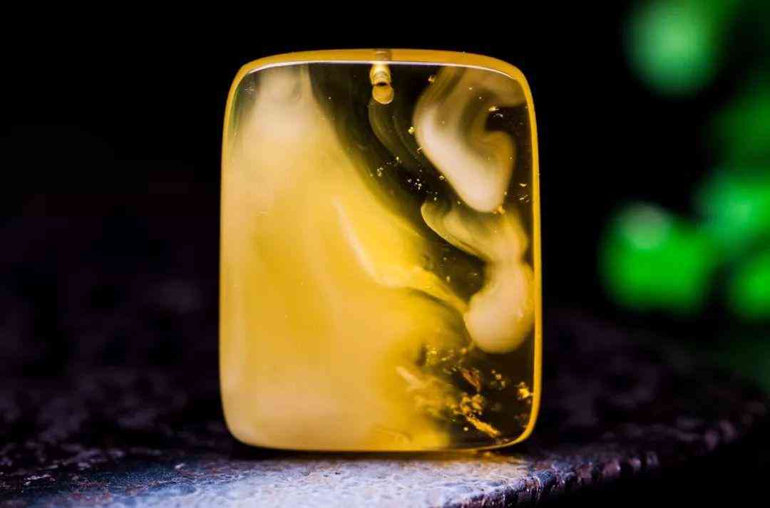 琥珀蜜蠟和蜜蠟的區別(蜜蠟和琥珀是一樣東西嗎)