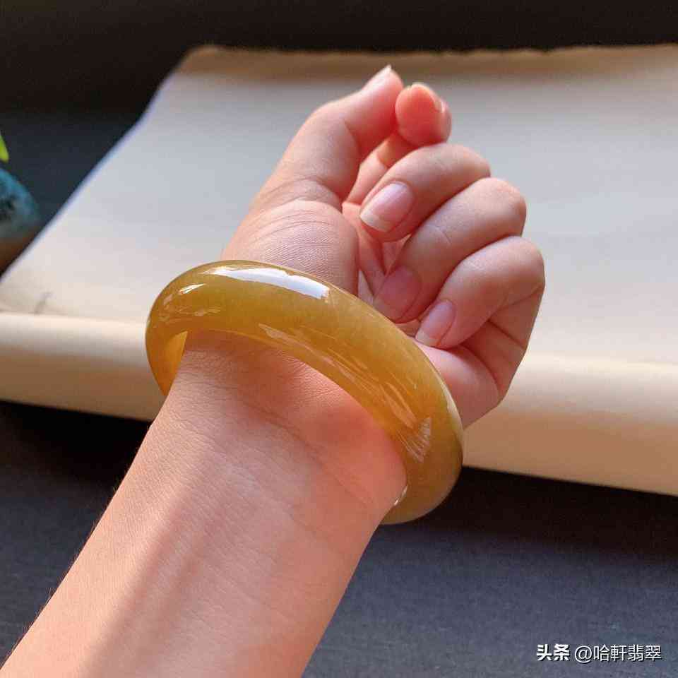 冰種翡翠手鐲一般多少錢(冰種翡翠手鐲一般多少錢一克)插圖5