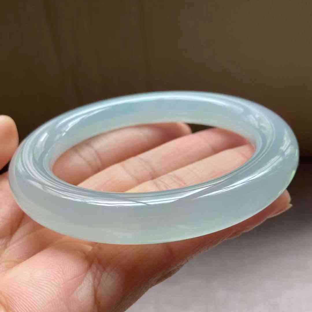 不懂翡翠該怎么買手鐲(買翡翠到哪個平臺買正規)插圖11