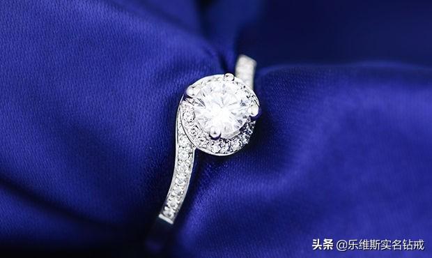 十克拉鉆戒多少錢一個(gè)(十克拉鉆戒多少錢 鉆戒價(jià)格介紹)插圖1